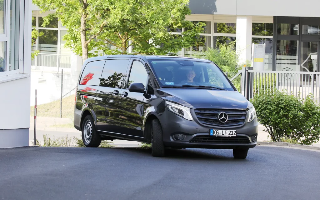 Unfallversicherungen 1 Geräumige Fahrzeuge bei L & F Drive Patientenfahrdienst